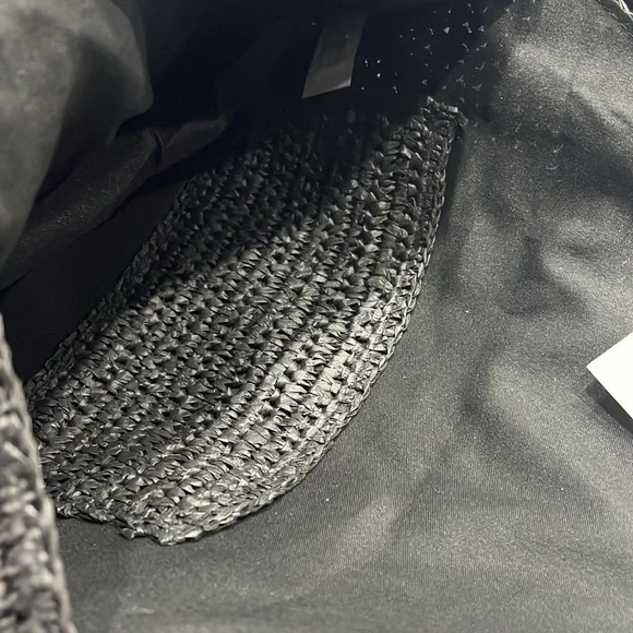 Woven shoulder crescent bag, lined, snap closure, interior pocket - Picture 5 of 5